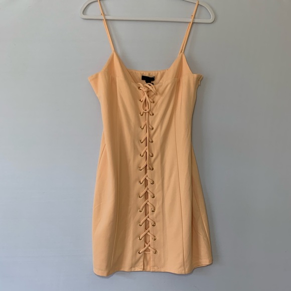 h:ours Val Dress in Peach Lace-up Front Large - Picture 3 of 8